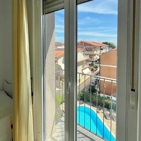 Con Piscina شقة *