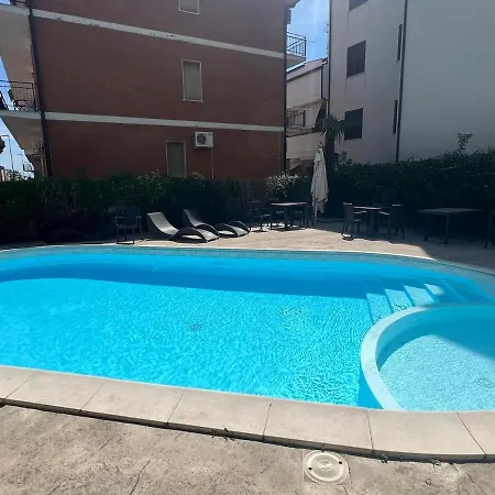 Con Piscina Tortoreto